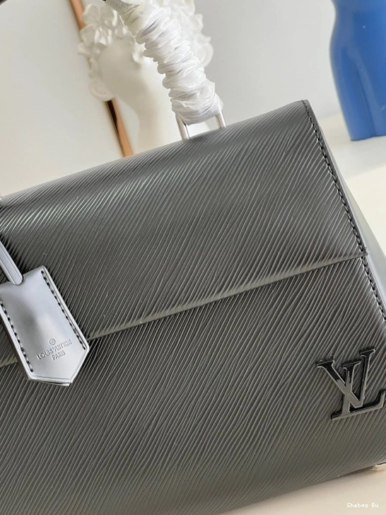 LOUIS CHANELUNY BB VUITTON 0816